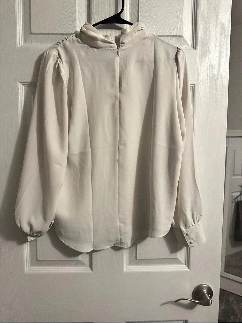 Ann Taylor Petite High Neck Blouse in White Size Medium Like New